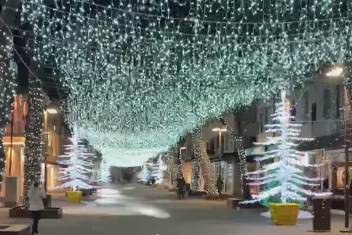 Riccione Christmas Star, oltre 400mila luci illumineranno Viale Ceccarini sotto la neve